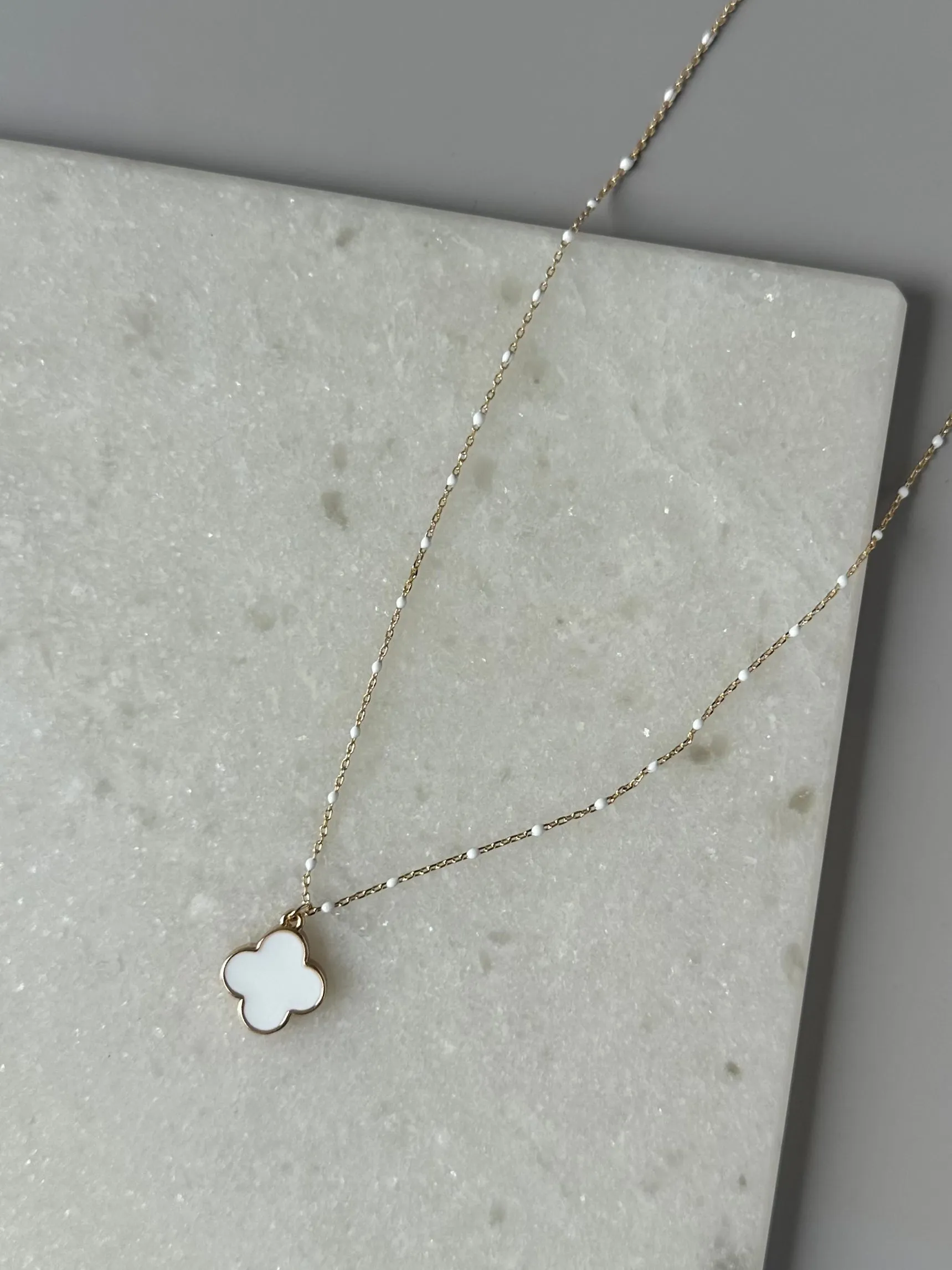 Clover Chain Detail Necklace- Gold/White