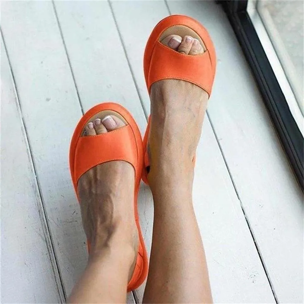 Elegant and Classic Slip-on Flat Sandals