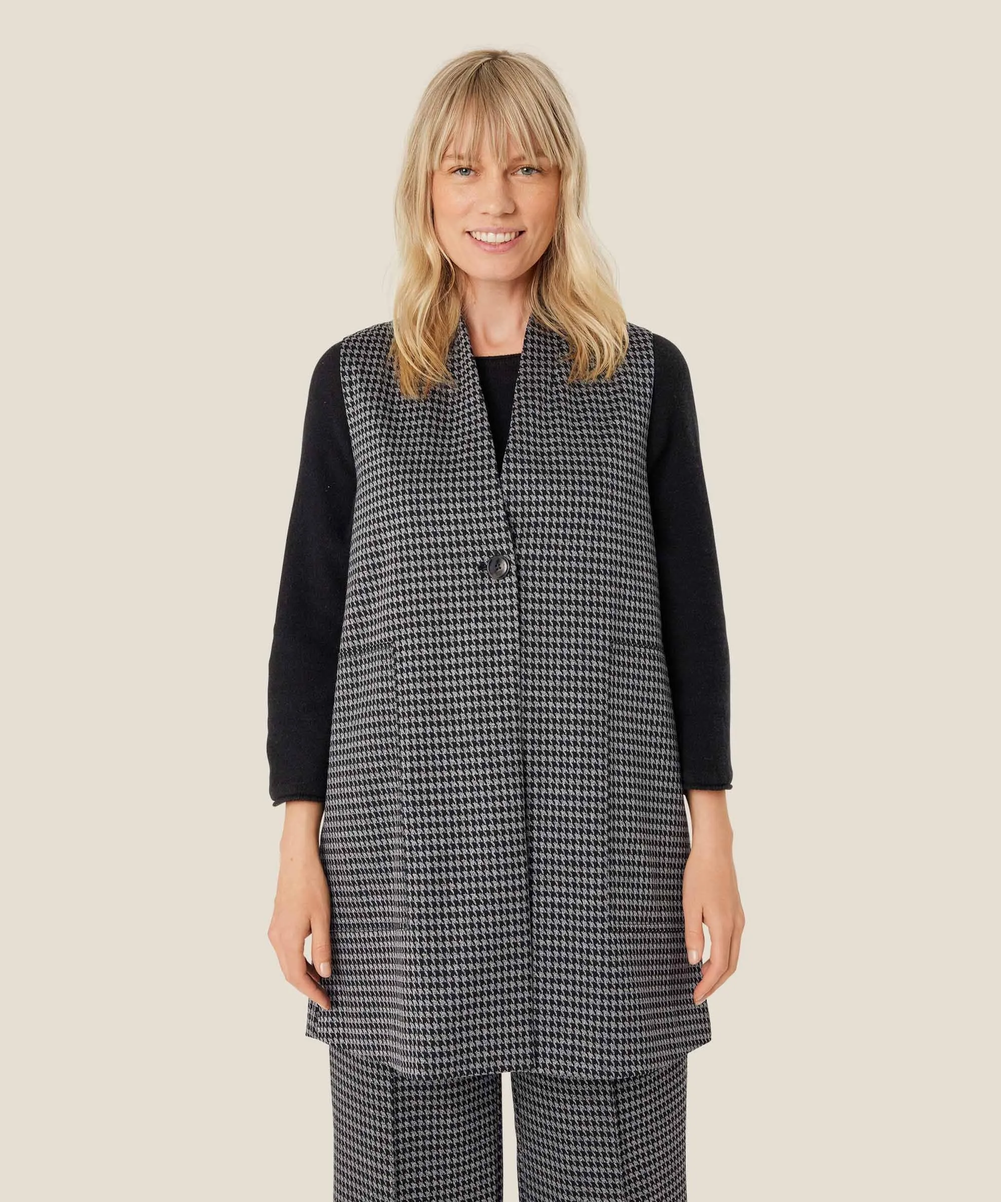 Masai Jorgine Long Waistcoat Black Houndstooth Pattern