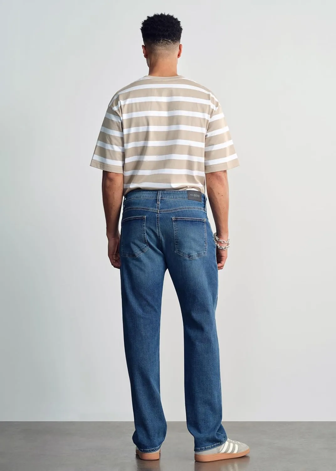Roam Men's Mid Rise Relaxed Straight Leg Jeans