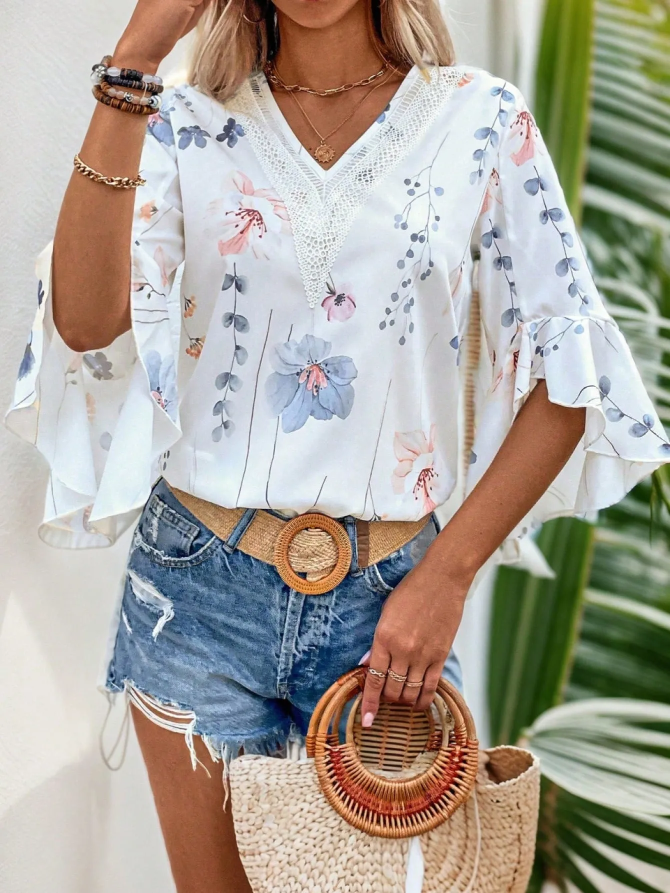 SHEIN VCAY Ladies' Holiday Floral Printed Lace Splicing Loose Fit Shirt With V-Neckline And Flared Sleeves