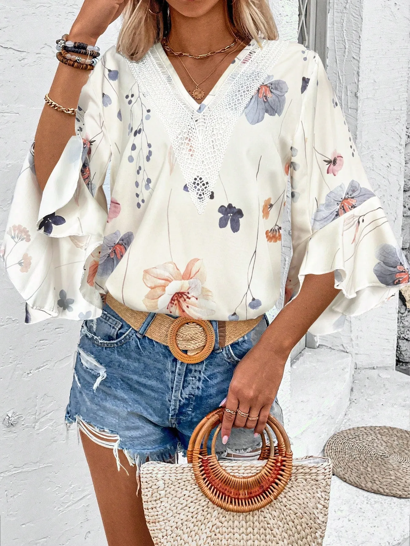 SHEIN VCAY Ladies' Holiday Floral Printed Lace Splicing Loose Fit Shirt With V-Neckline And Flared Sleeves